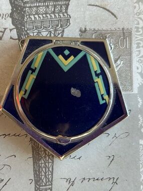 ART DECO ENAMEL COMPACT lovely vintage piece!
